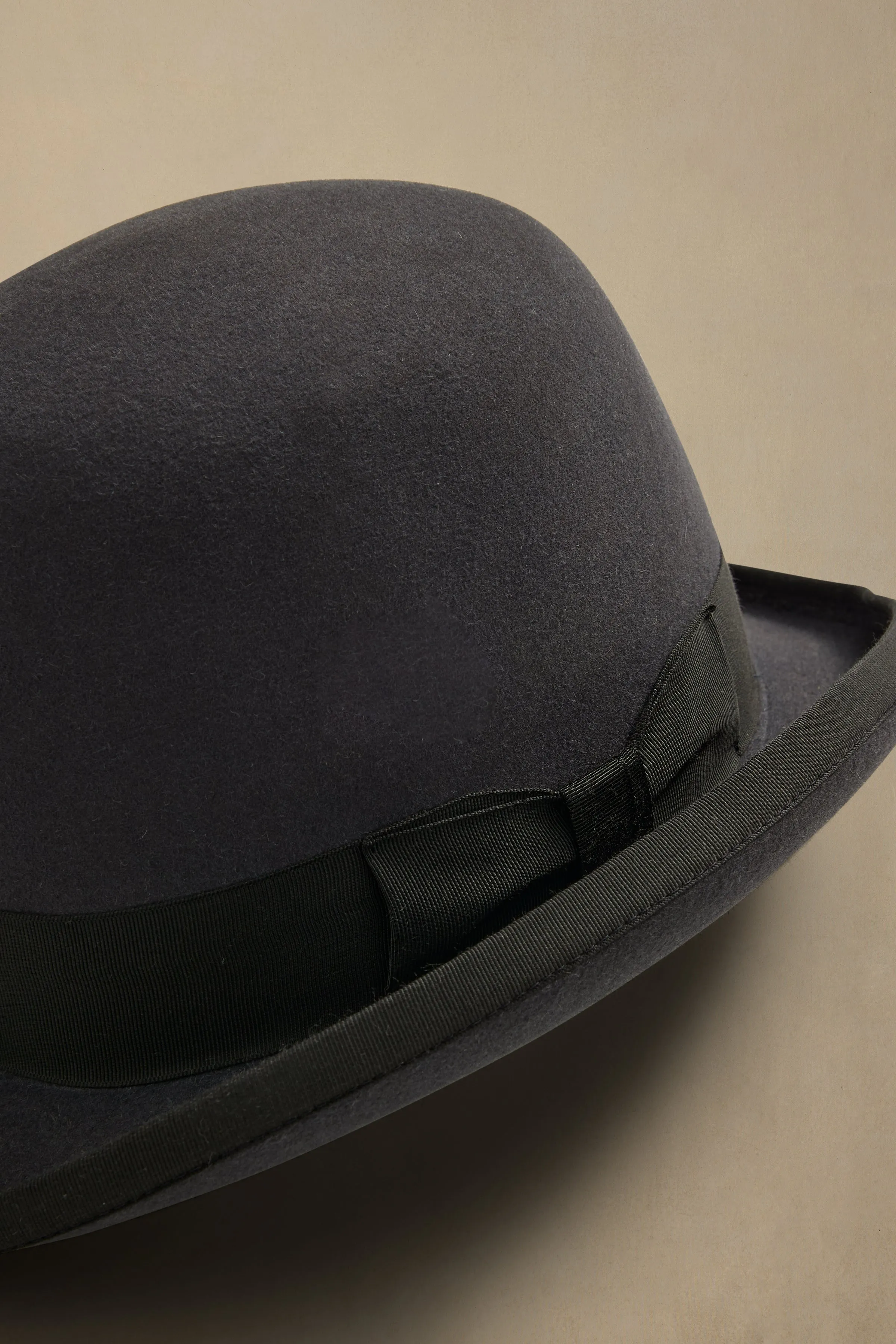 Homburg - Carbon Grey