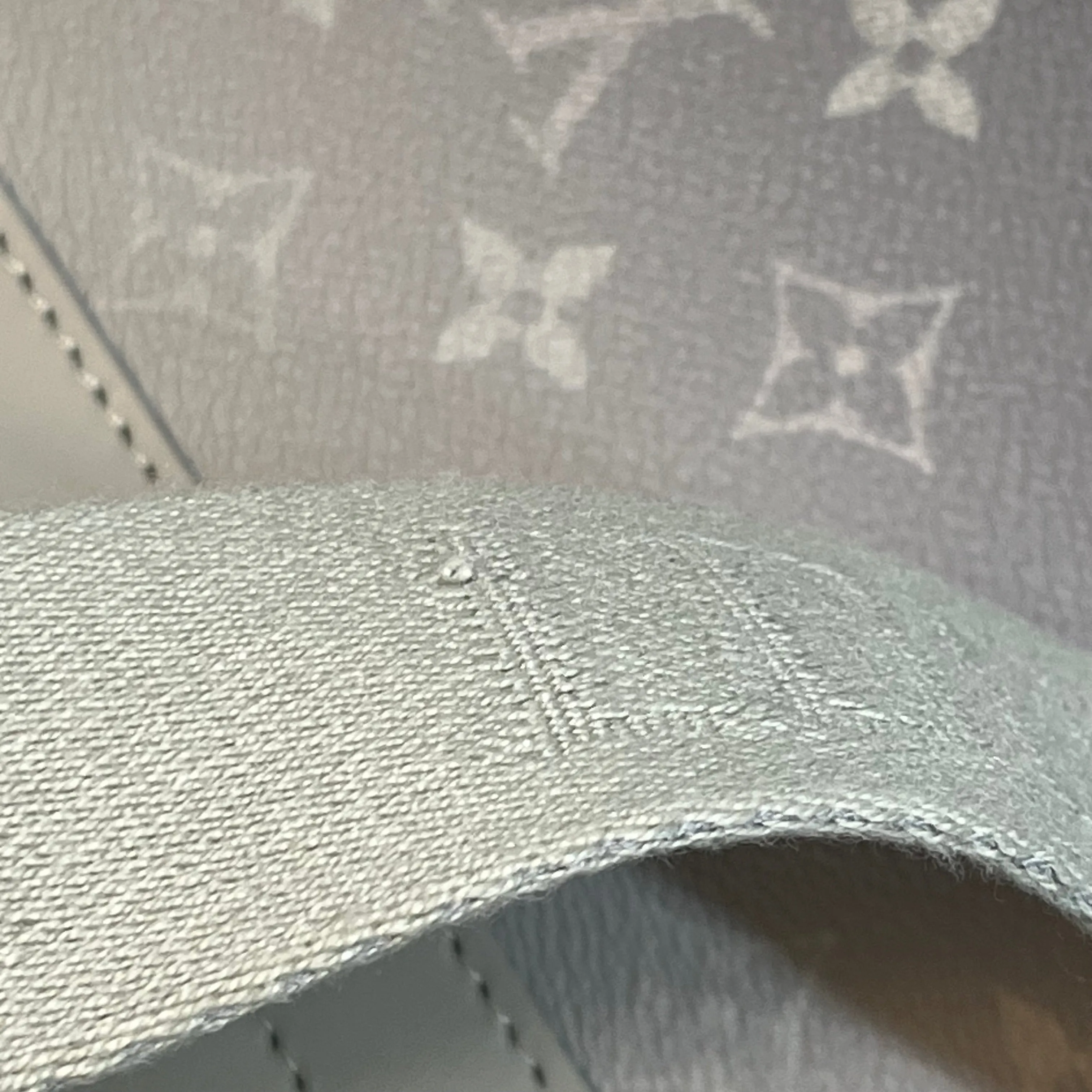 LOUIS VUITTON Avenue Slingbag Monogram Canvas Crossbody