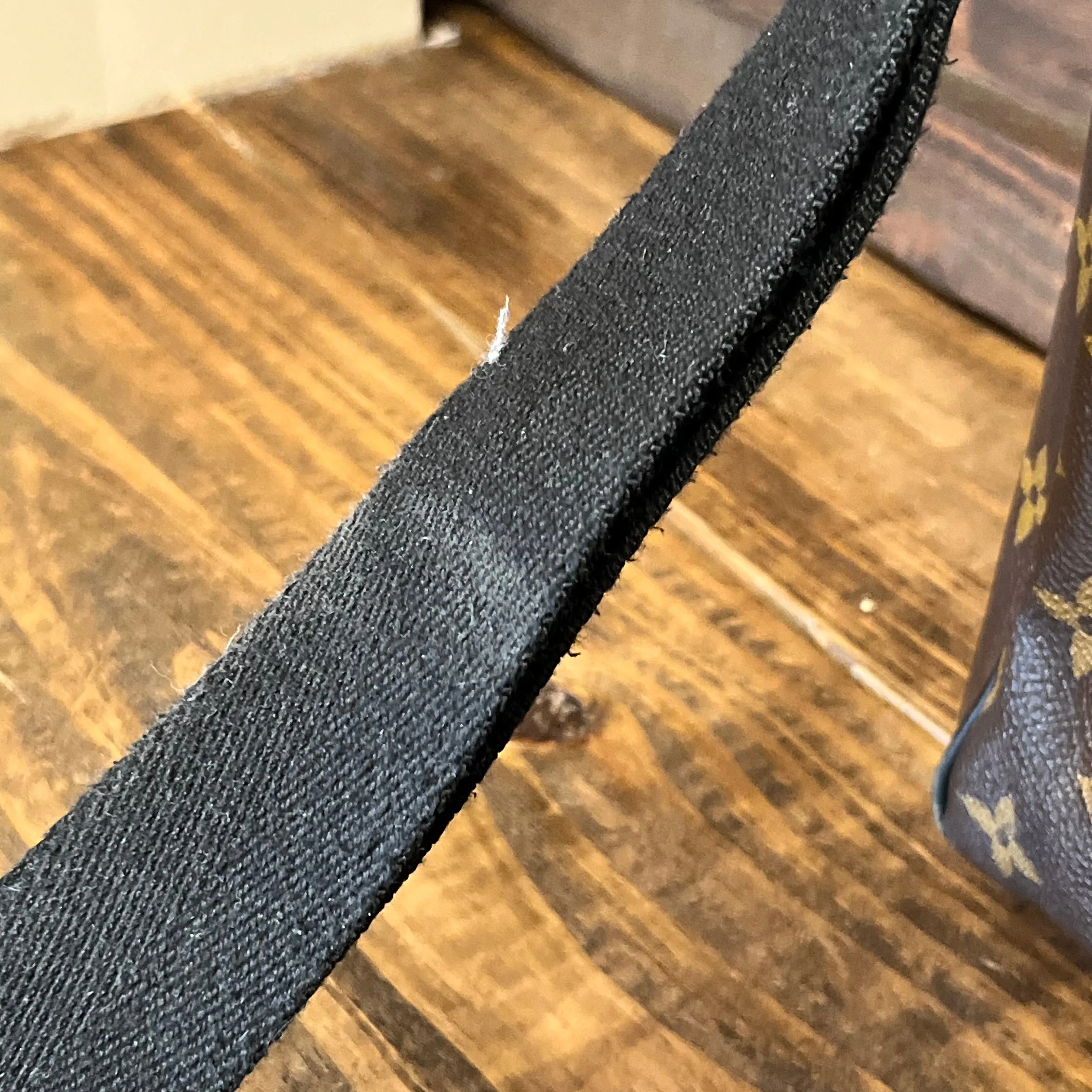 LOUIS VUITTON District MM Monogram Macassar Canvas Messenger Bag