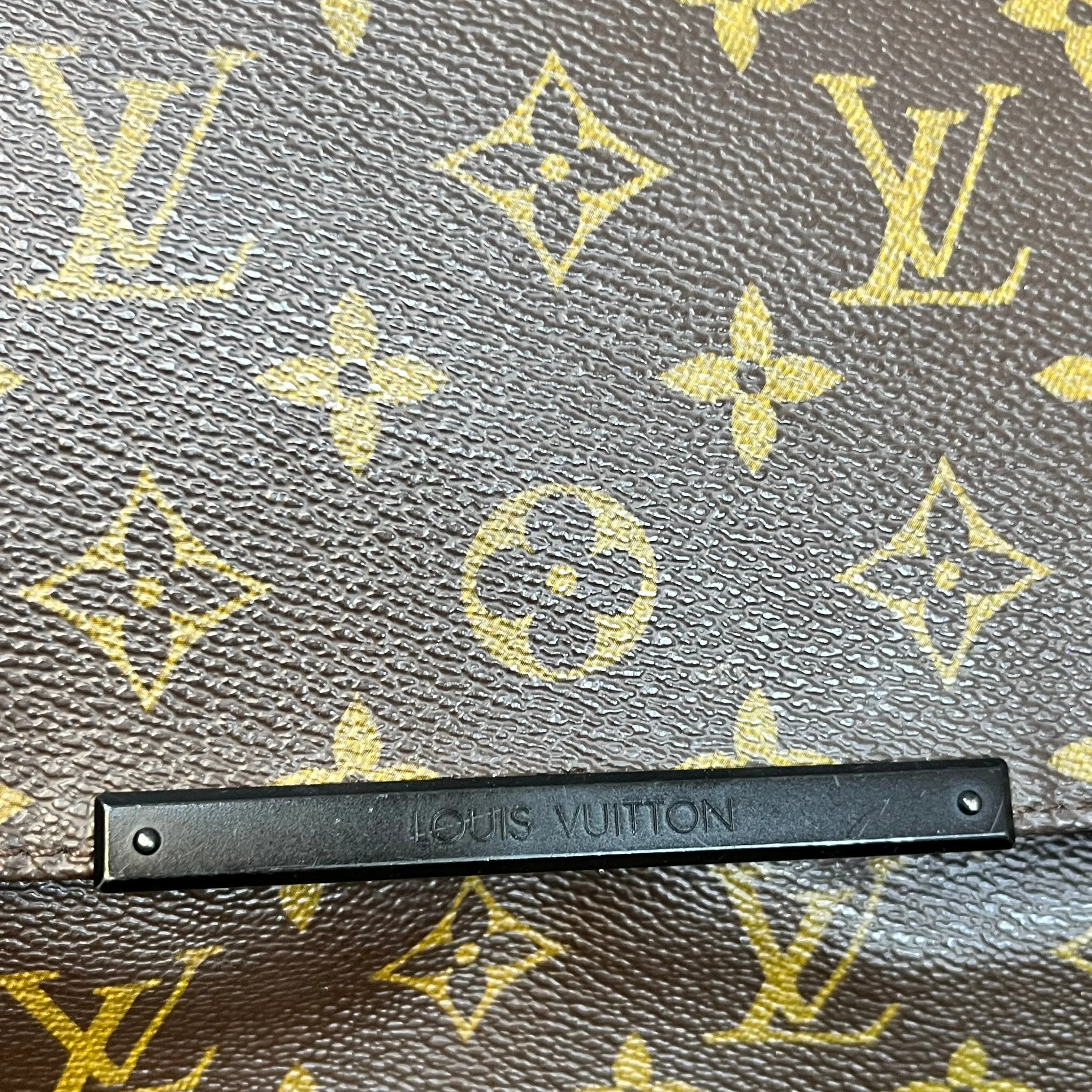 LOUIS VUITTON District MM Monogram Macassar Canvas Messenger Bag