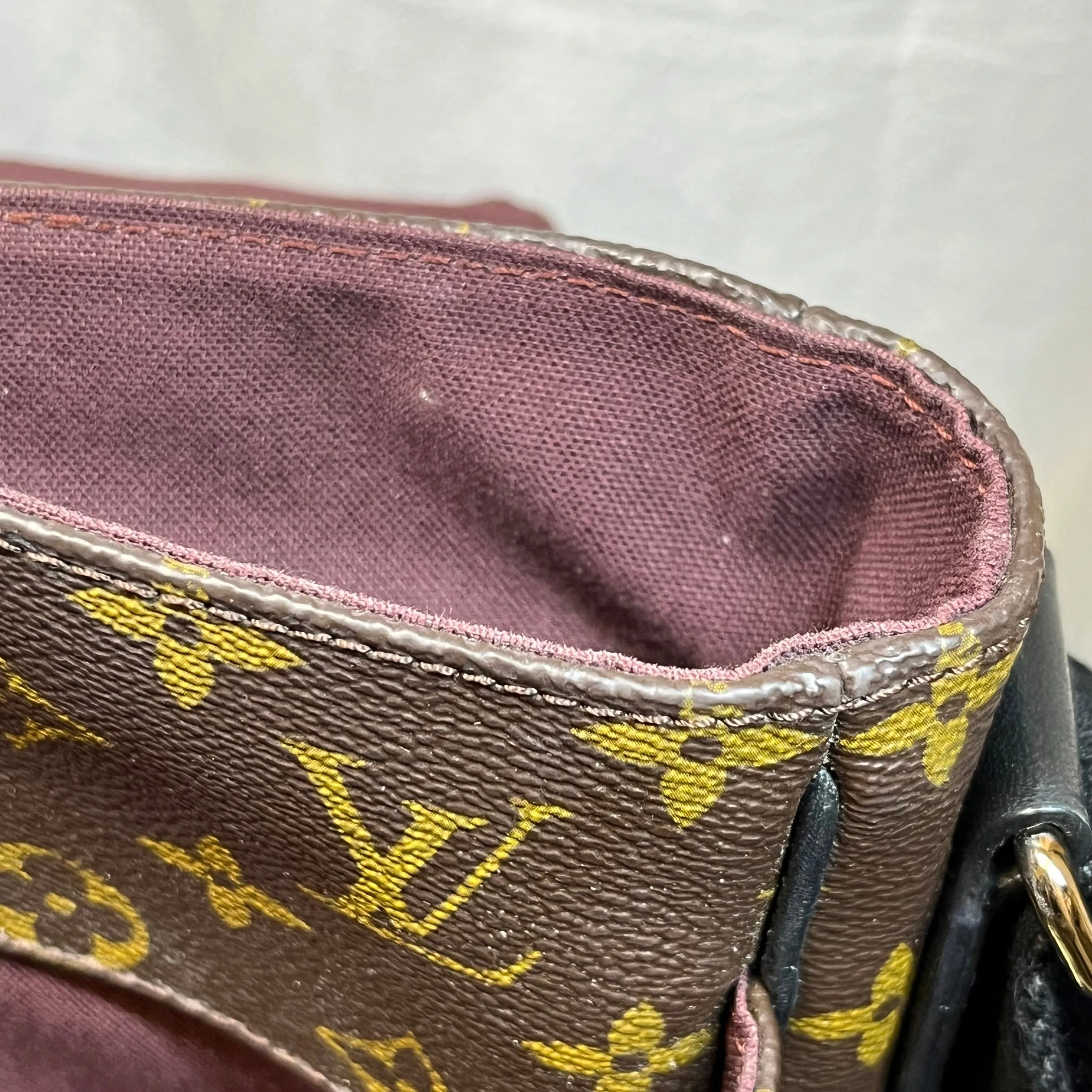 LOUIS VUITTON District MM Monogram Macassar Canvas Messenger Bag