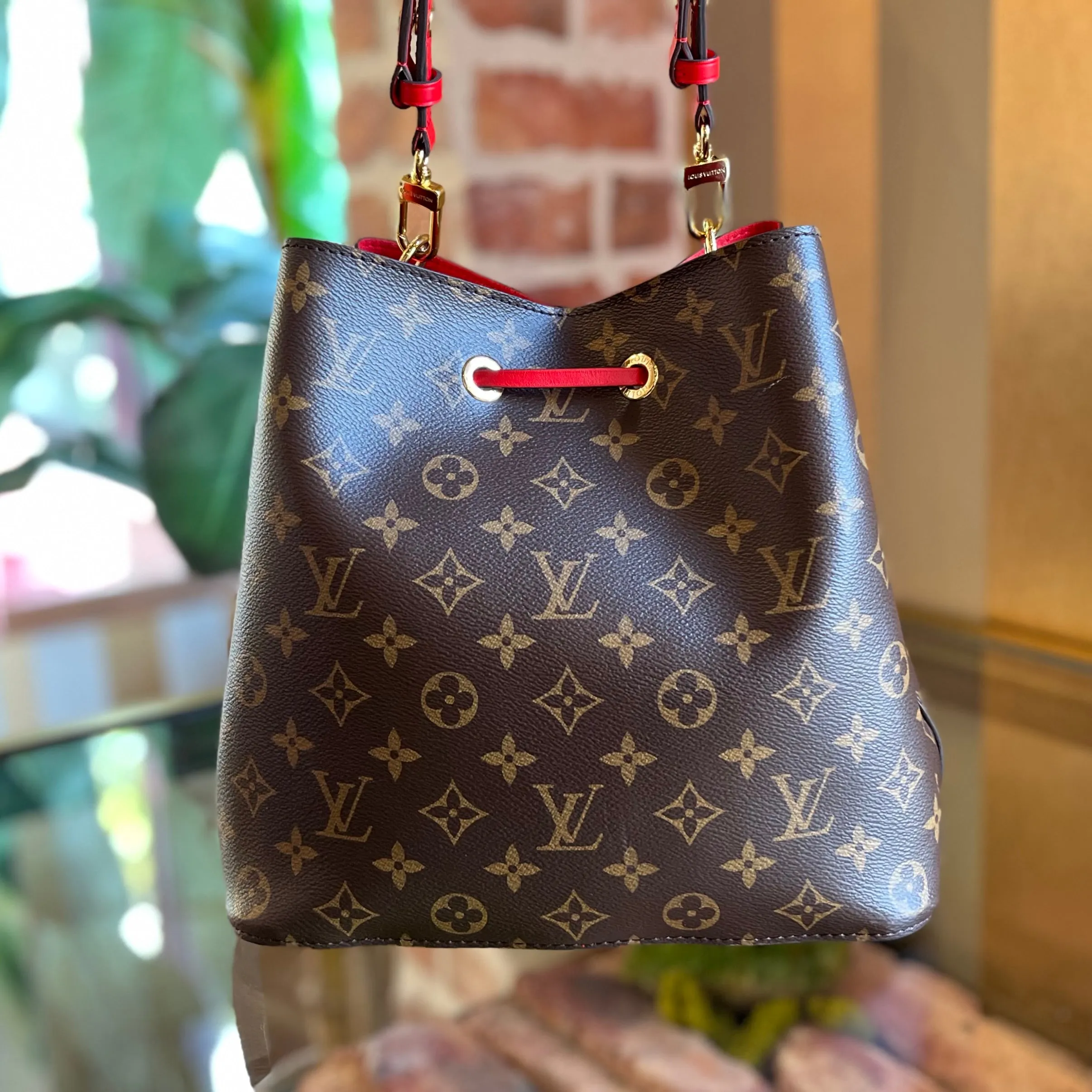 LOUIS VUITTON Neonoe MM Monogram Bucket Bag