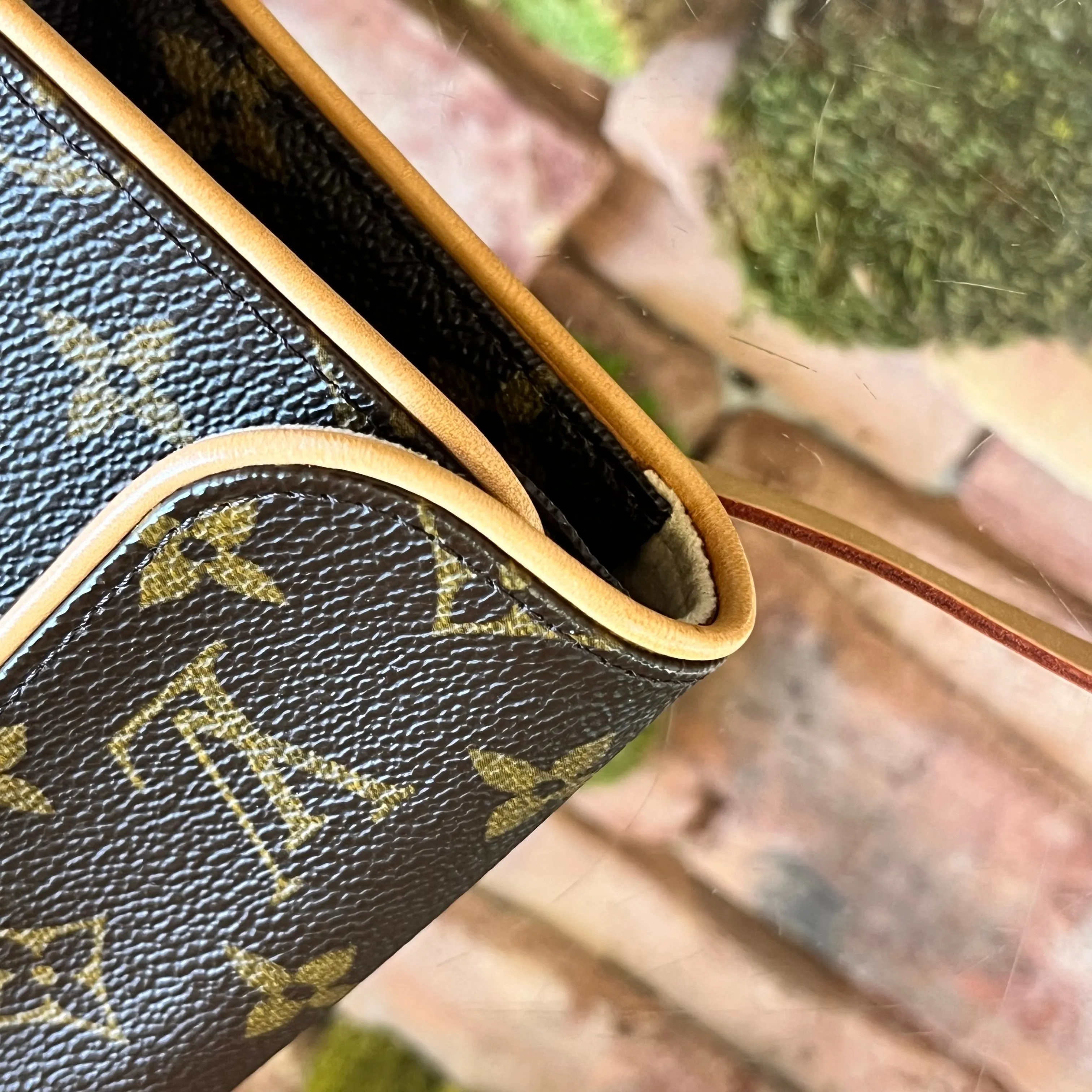 LOUIS VUITTON Pochette Florentine Monogram Canvas Belt Bag SZSM