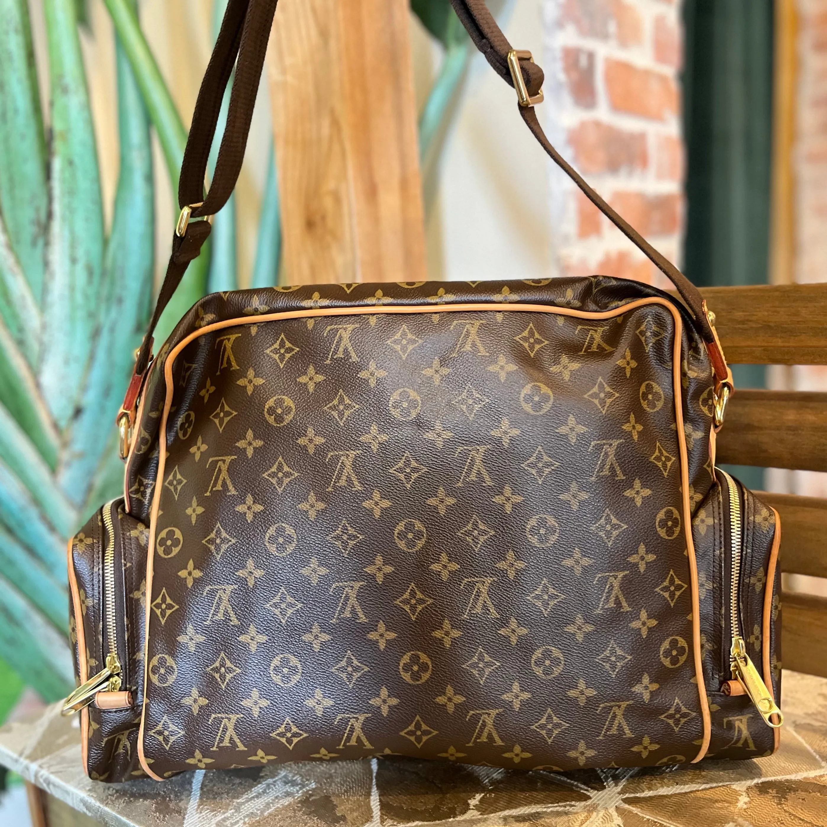 LOUIS VUITTON Sac Squash Monogram Canvas Crossbody Bag