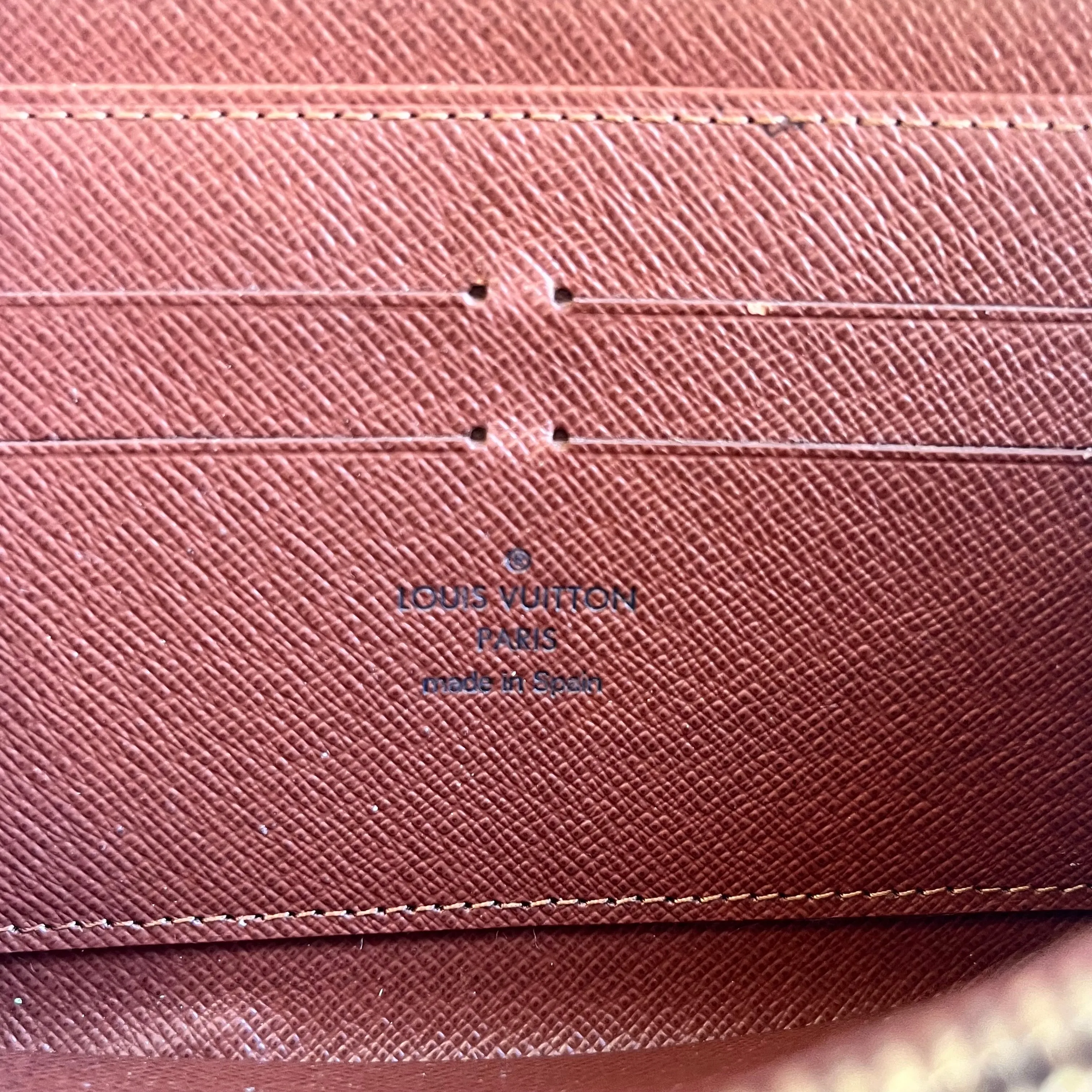 LOUIS VUITTON Zippy Monogram Canvas Wallet