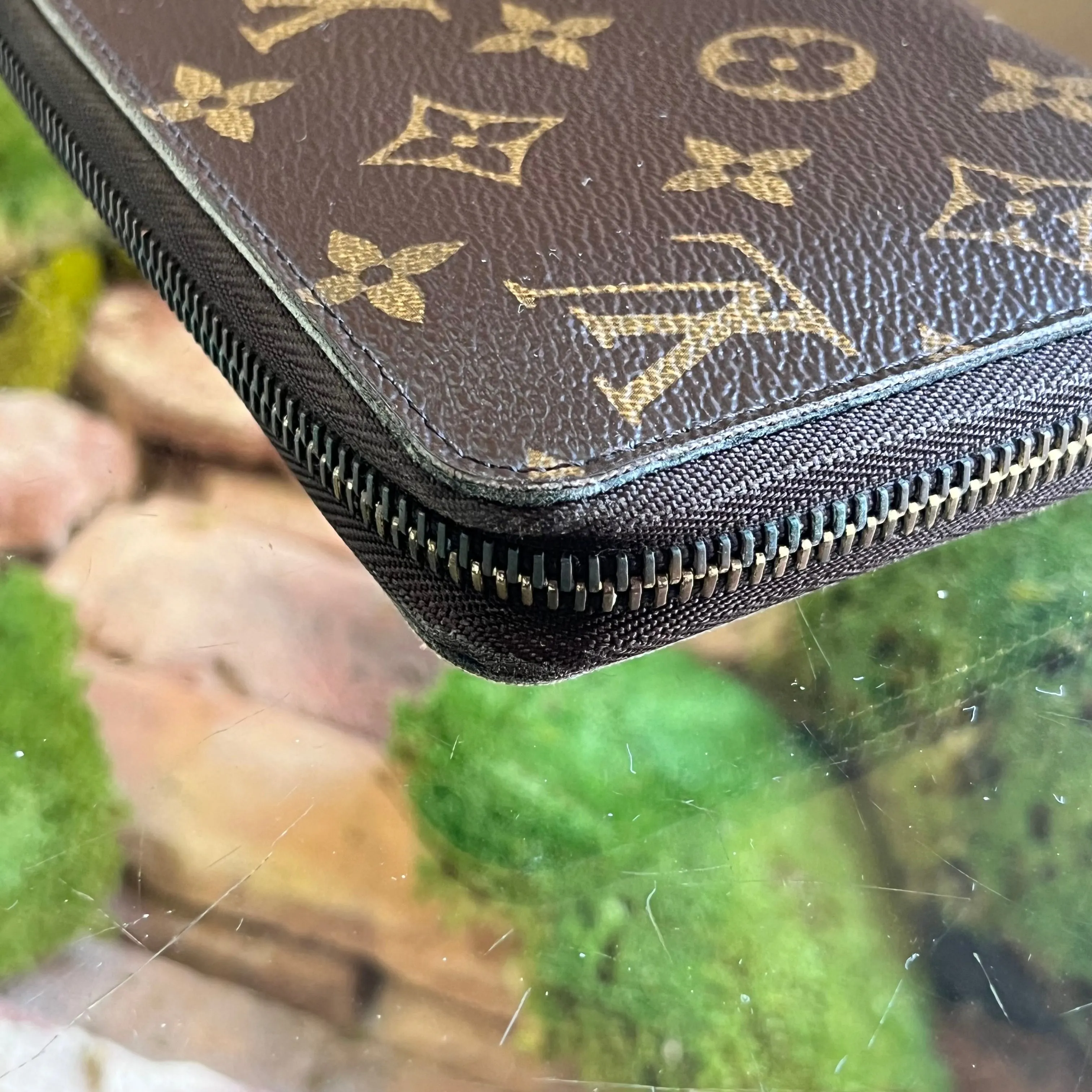 LOUIS VUITTON Zippy Monogram Canvas Wallet
