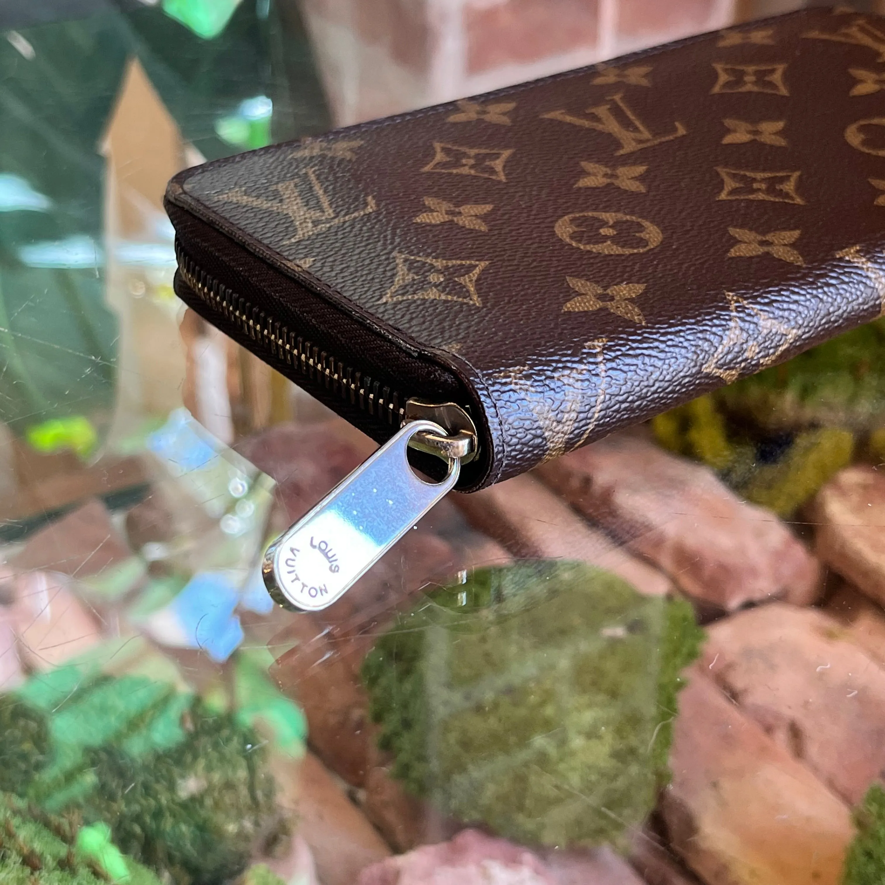 LOUIS VUITTON Zippy Monogram Canvas Wallet