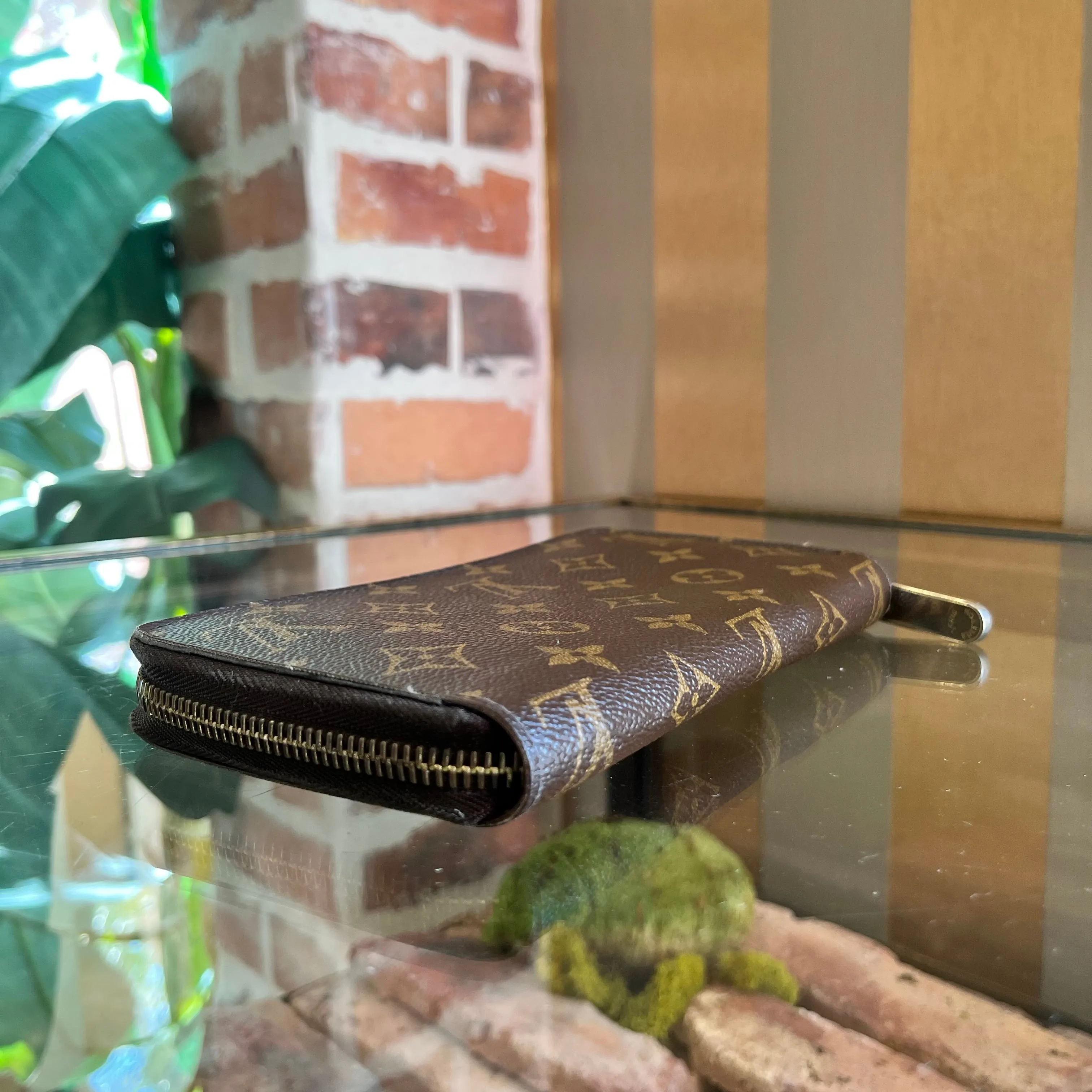 LOUIS VUITTON Zippy Monogram Canvas Wallet