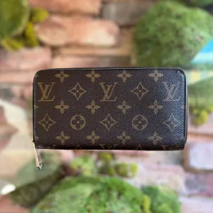 LOUIS VUITTON Zippy Monogram Canvas Wallet